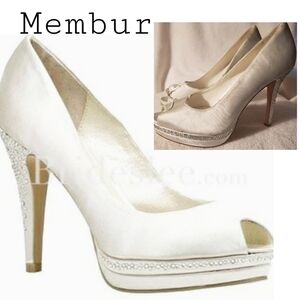 Membur white rhinestone pltfrm heels.  Sz 7.5